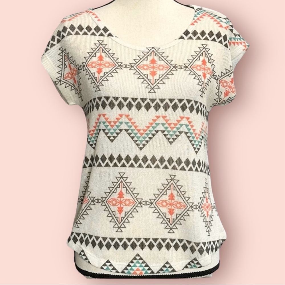 3/$10 Blu Planet Blouse M Aztec Pattern Knit